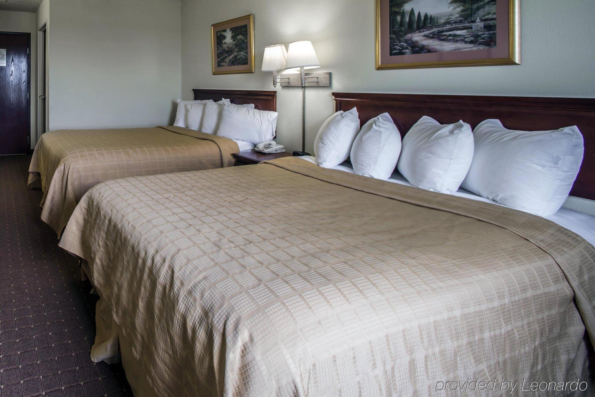 Super 8 By Wyndham Harrisburg Hotel Bagian luar foto