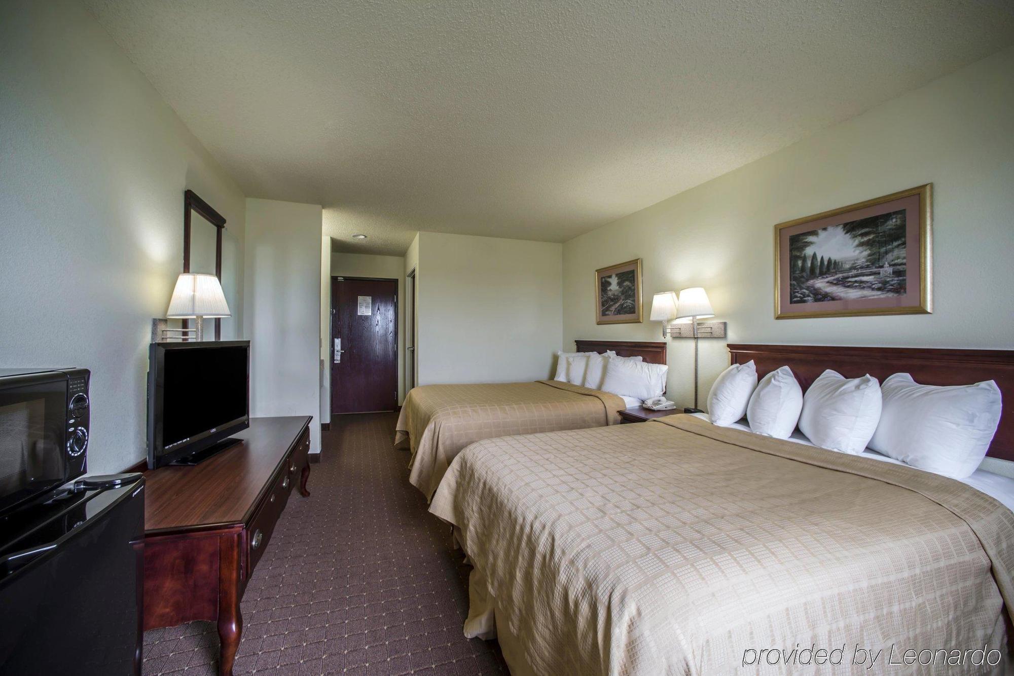 Super 8 By Wyndham Harrisburg Hotel Bagian luar foto