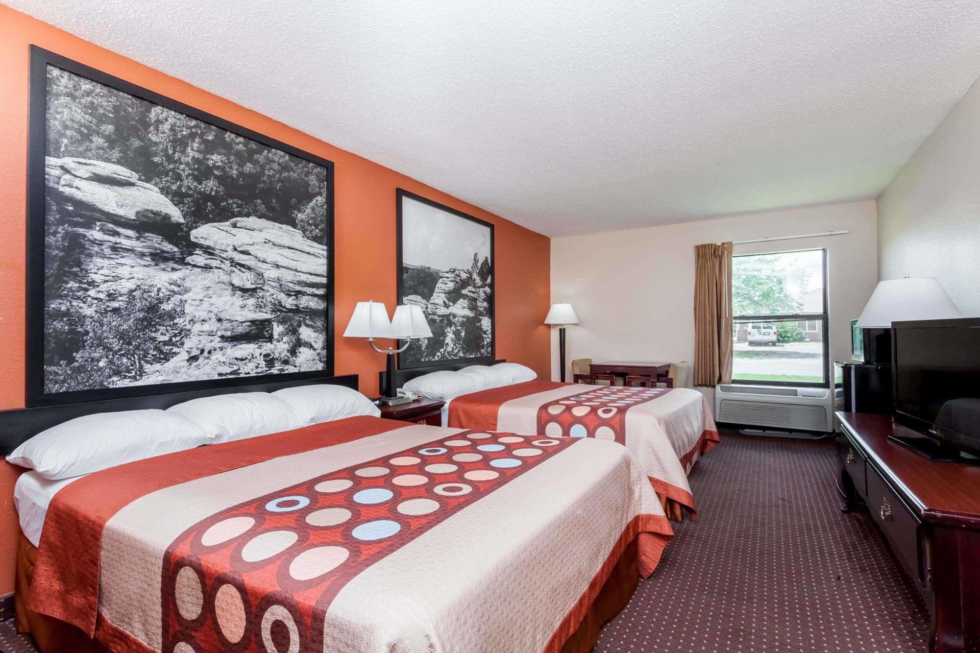 Super 8 By Wyndham Harrisburg Hotel Bagian luar foto
